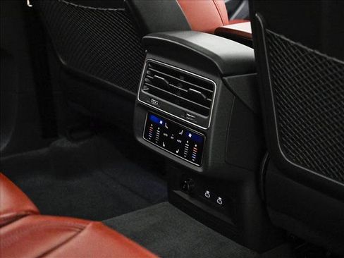New 2026 Audi SQ8 Premium Plus AWD/4WD image 18