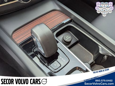 Certified 2022 Volvo XC60 B6 Inscription w/ Advanced Package image 17