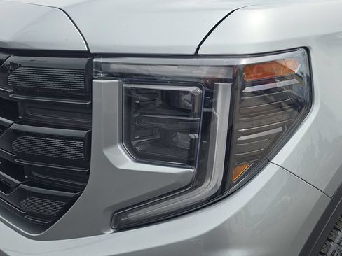 Used 2025 GMC Sierra 1500 Elevation AWD/4WD image 33