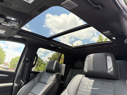 Used 2026 Cadillac Escalade V w/ LPO, ONYX Package AWD/4WD image 8