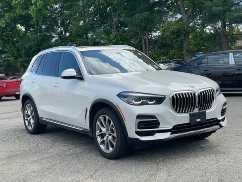 Certified 2023 BMW X5 xDrive40i w/ Premium Package AWD/4WD image 3