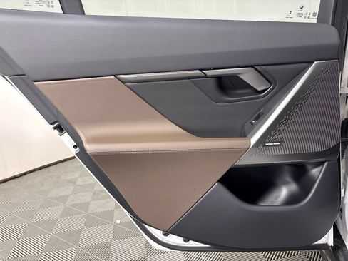 Certified 2025 BMW 530i w/ Premium Package RWD image 28