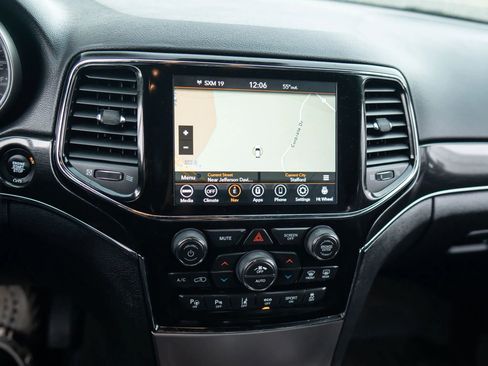 Used 2019 Jeep Grand Cherokee Trailhawk AWD/4WD image 31