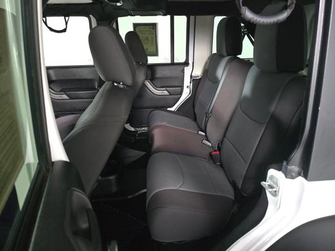Used 2015 Jeep Wrangler Unlimited Sport image 16