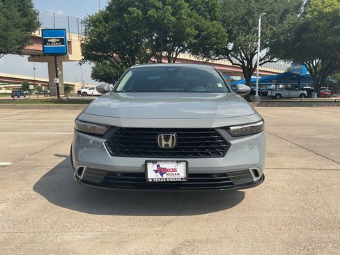 Used 2024 Honda Accord Touring image 3