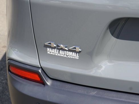 Used 2021 Jeep Cherokee Limited AWD/4WD image 7