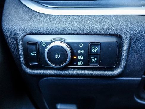 Used 2023 Ford Explorer XLT w/ Equipment Group 202A image 5