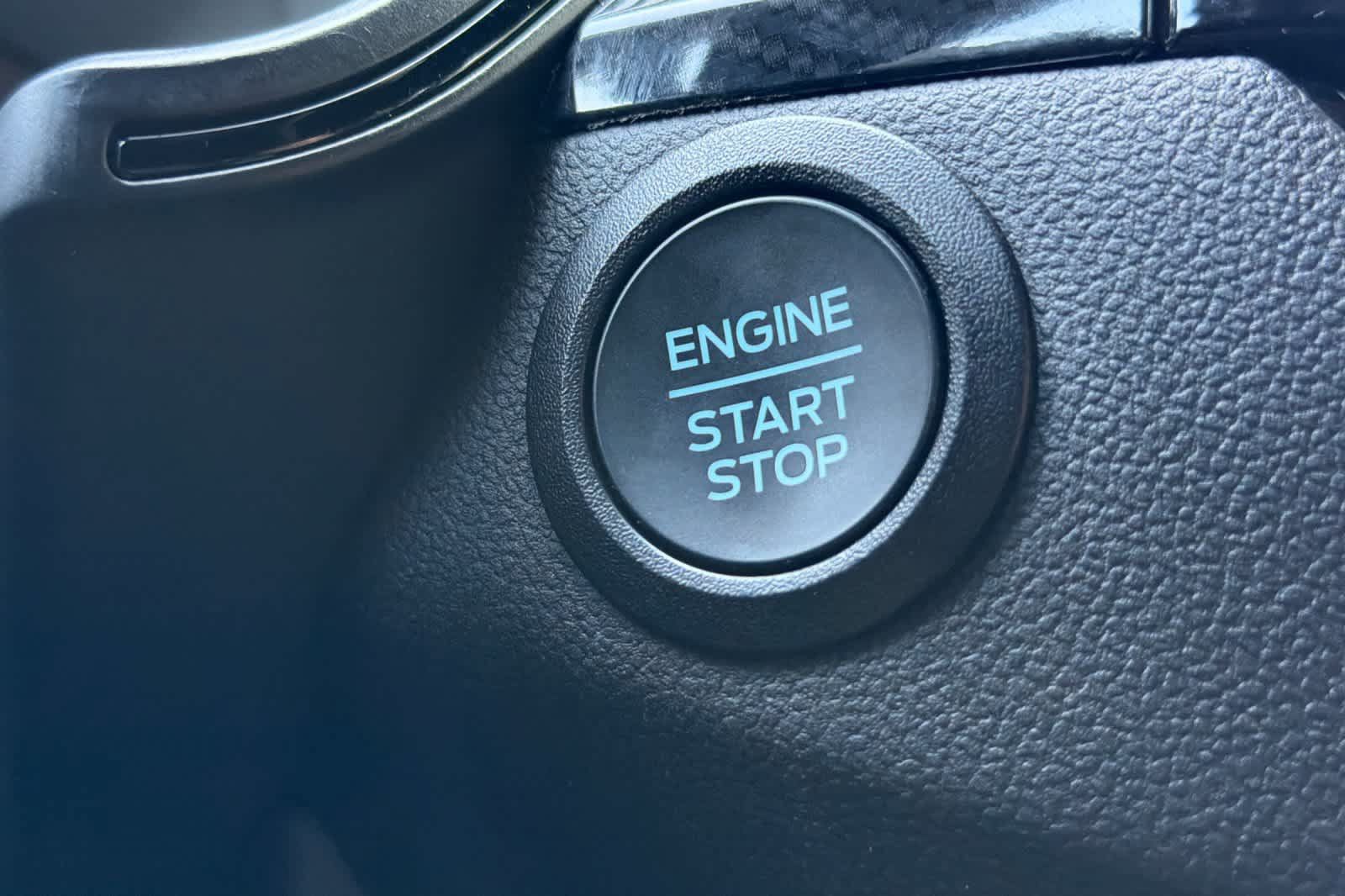 Used 2025 Ford Escape ST-Line Select AWD/4WD image 24