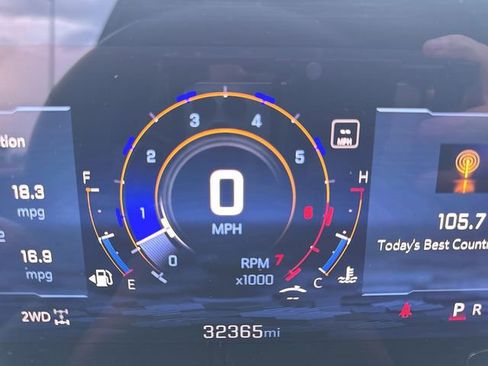 Used 2025 Chevrolet Suburban LT w/ Comfort Package image 12