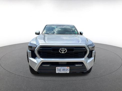 Used 2025 Toyota Tacoma TRD Off-Road AWD/4WD image 2
