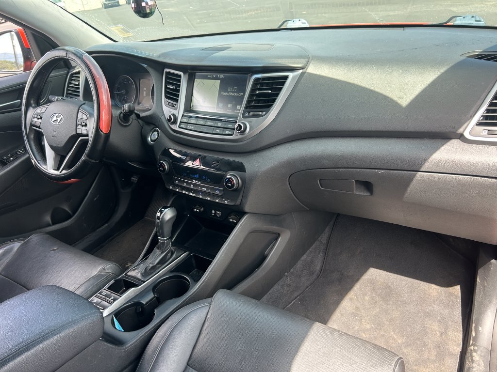Used 2016 Hyundai Tucson Limited w/ Option Group 03 FWD image 32