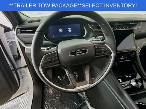 New 2025 Jeep Grand Cherokee Limited w/ Luxury Tech Group II image 11