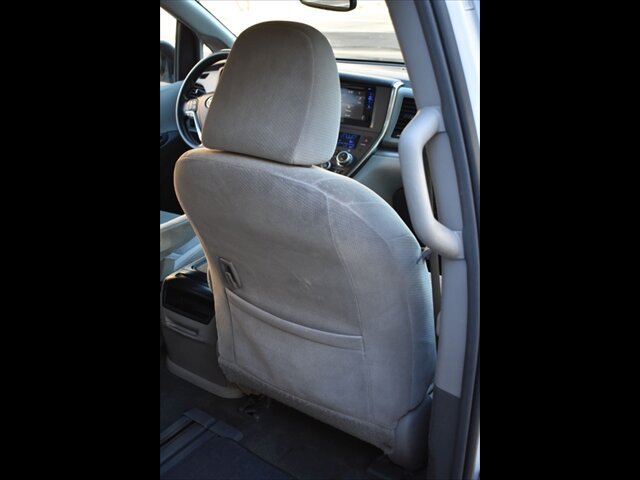 Used 2017 Toyota Sienna LE FWD image 26