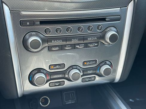 Used 2020 Nissan Pathfinder SL image 35