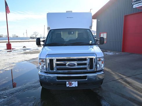 Used 2024 Ford E-350 and Econoline 350 Super Duty w/ Power Windows & Locks Group image 6