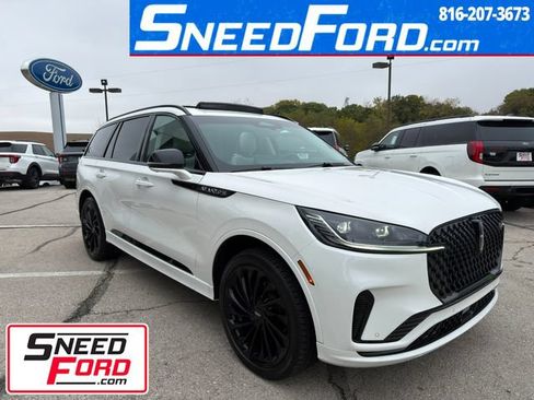 Used 2025 Lincoln Aviator Reserve w/ Equipment Group 201A AWD/4WD image 1