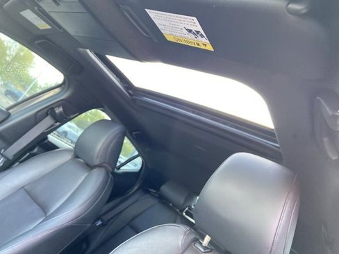 Used 2021 MAZDA MAZDA3 Hatchback w/Premium Plus Pkg image 29