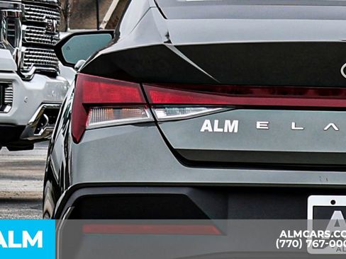 Used 2025 Hyundai Elantra SE image 12