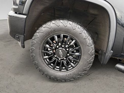 Used 2021 Chevrolet Silverado 2500 LTZ w/ LTZ Plus Package AWD/4WD image 14