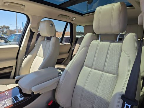 Used 2016 Land Rover Range Rover HSE image 18