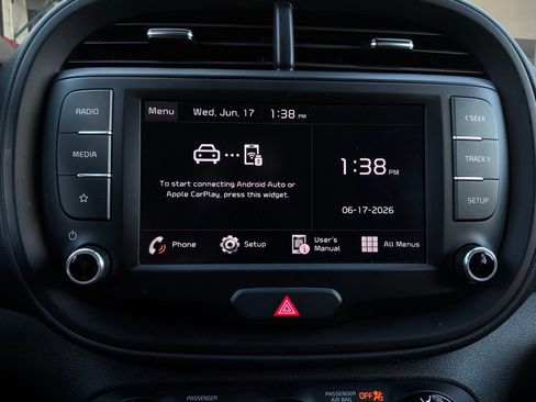 Used 2025 Kia Soul LX w/ LX Technology Package FWD image 26