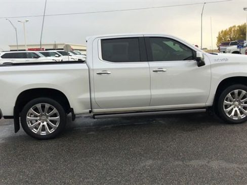 Used 2021 Chevrolet Silverado 1500 High Country w/ Technology Package image 9