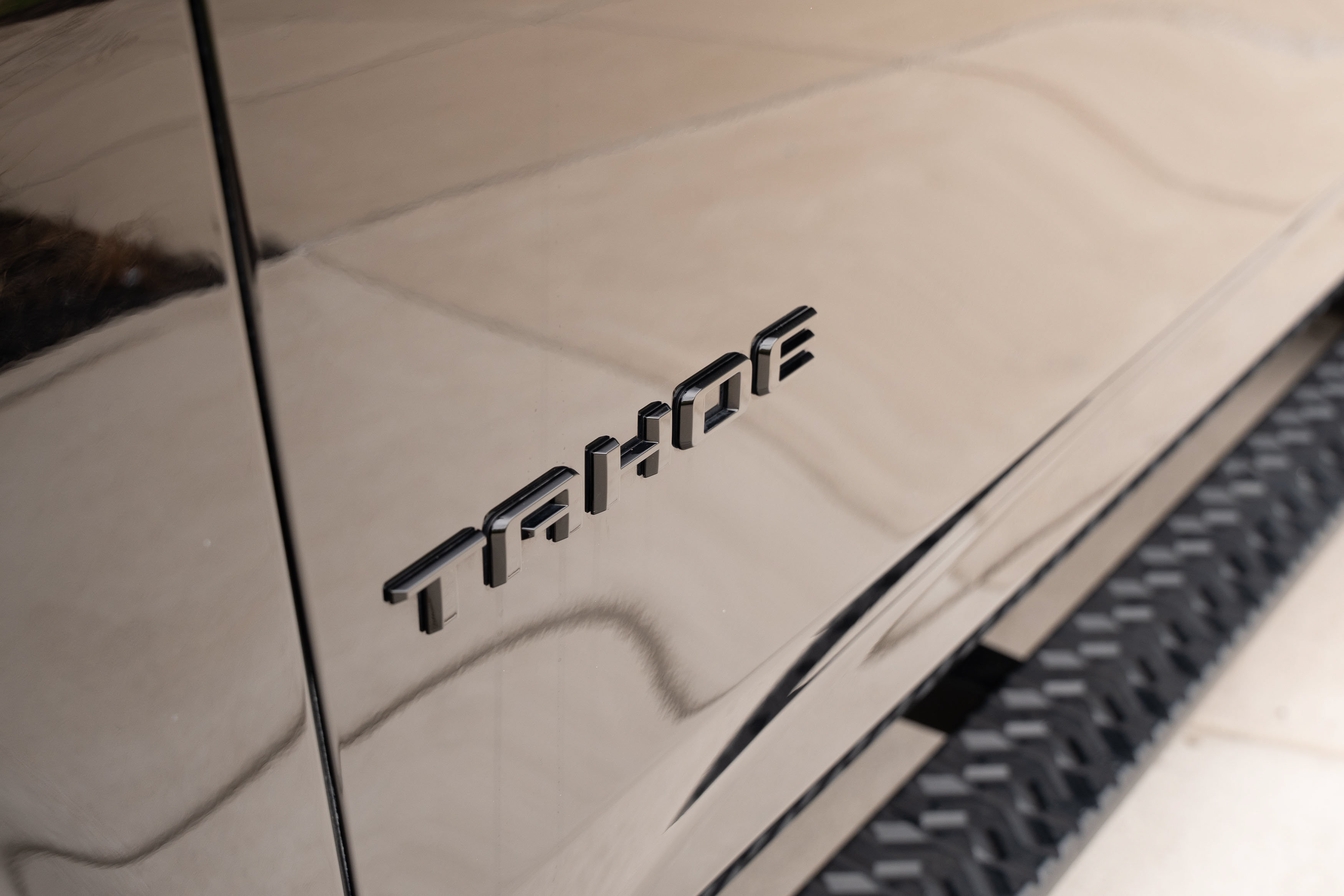 Used 2022 Chevrolet Tahoe Z71 w/ Luxury Package AWD/4WD image 39