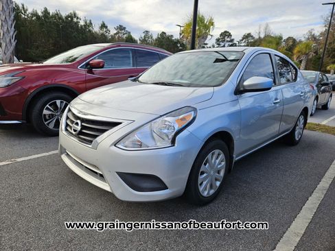 Used 2018 Nissan Versa SV image 5