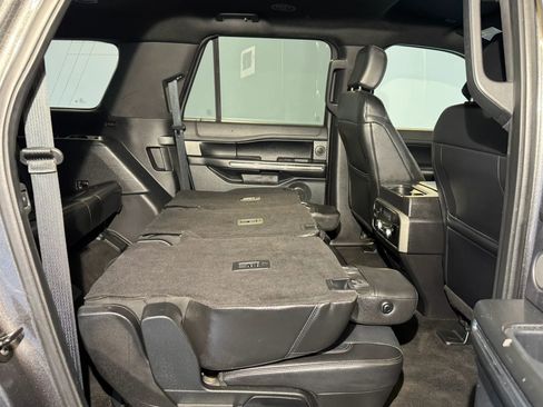 Used 2018 Ford Expedition Max XLT w/ Equipment Group 202A RWD image 35