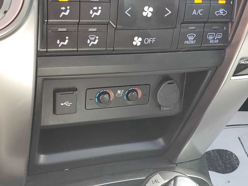 Used 2024 Toyota 4Runner Limited AWD/4WD image 29