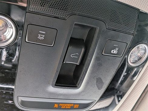 Certified 2023 Kia Sorento S w/ Panoramic Sunroof Package image 18