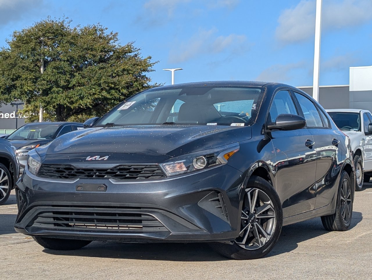 Used 2023 Kia Forte LXS FWD image 2