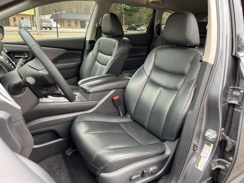 Used 2023 Nissan Murano SV image 19