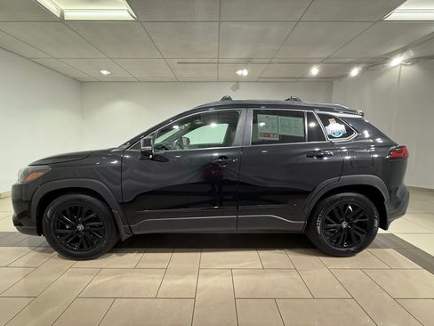 Used 2025 Toyota Corolla Cross AWD Hybrid w/ Moonroof Package image 2