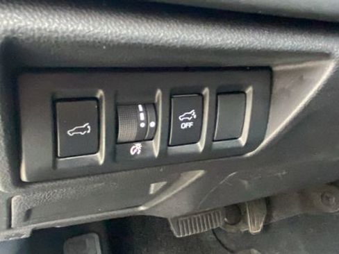 Used 2020 Subaru Outback Limited AWD/4WD image 19