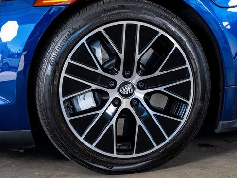 Used 2021 Porsche Taycan image 10