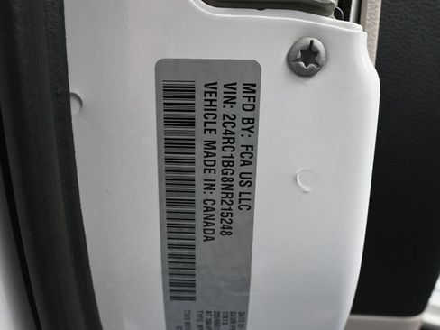 Used 2022 Chrysler Pacifica Touring-L FWD image 51