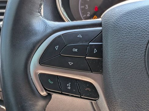 Used 2019 Jeep Grand Cherokee Altitude AWD/4WD image 11