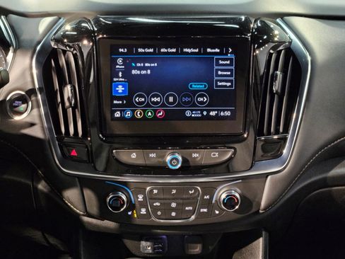 Used 2023 Chevrolet Traverse LT w/ LT Premium Package image 16
