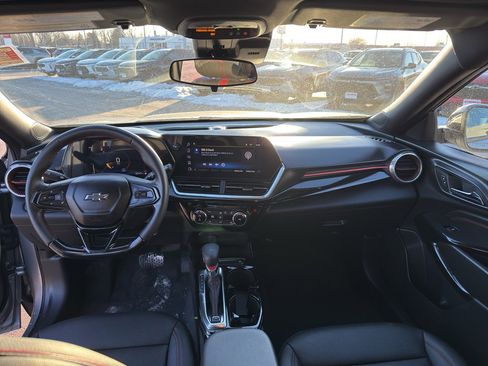 Used 2024 Chevrolet Trax RS w/ Driver Confidence Package image 28