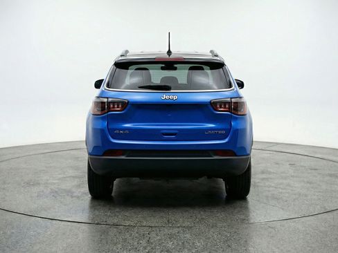 Used 2025 Jeep Compass Limited AWD/4WD image 7