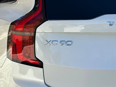 New 2026 Volvo XC90 B6 Plus image 7