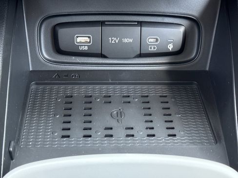 New 2026 Hyundai Venue SEL FWD image 24