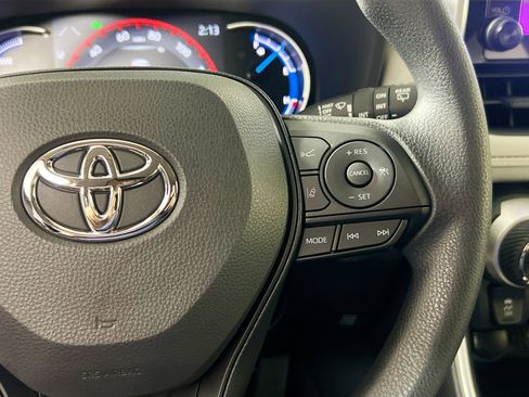 New 2025 Toyota RAV4 XLE image 19