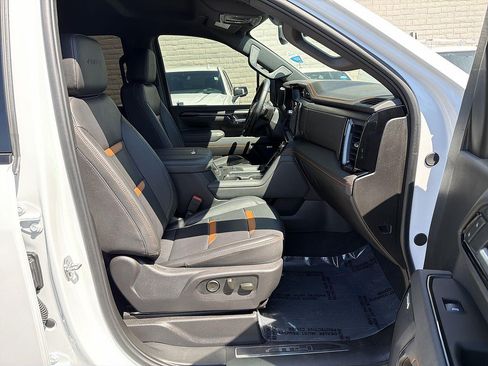 Used 2025 GMC Sierra 2500 AT4 AWD/4WD image 27