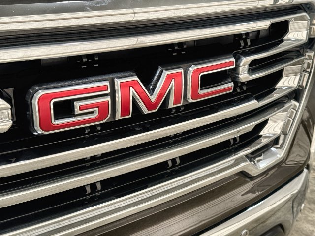 Used 2019 GMC Sierra 1500 SLT w/ SLT Premium Plus Package AWD/4WD image 32