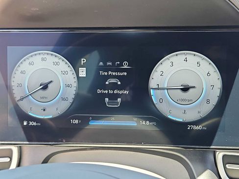 Certified 2025 Hyundai Elantra SEL FWD image 33