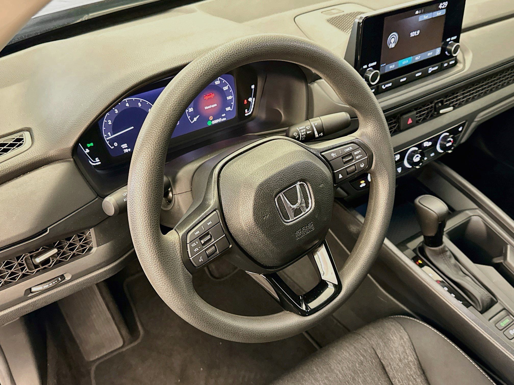 Used 2025 Honda Accord SE image 17