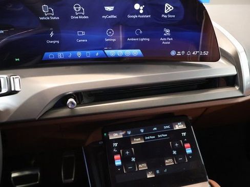 New 2026 Cadillac Vistiq Platinum image 18