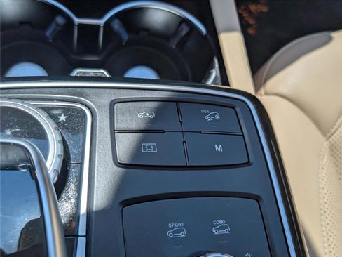 Used 2017 Mercedes-Benz GLS 450 4MATIC image 31